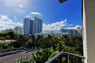 Building Photo - 1439 West Ave