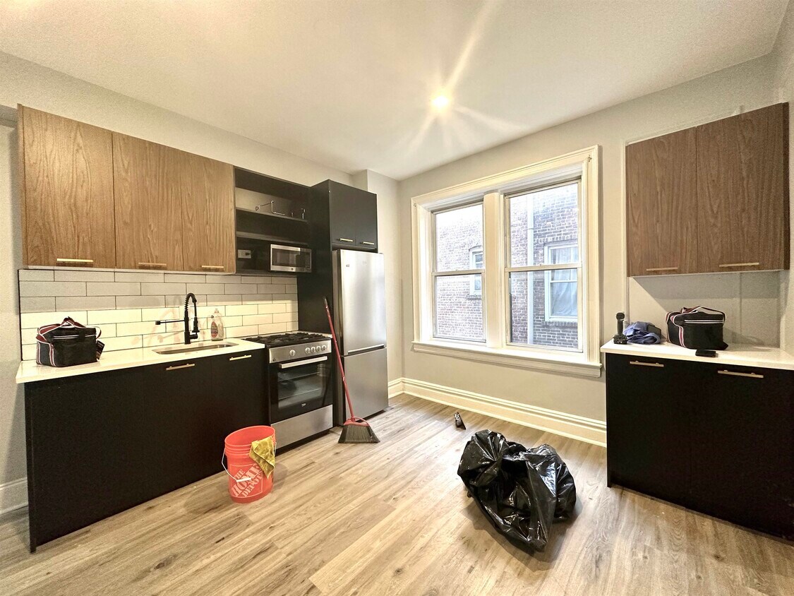 Foto principal - 3139 John F. Kennedy Blvd