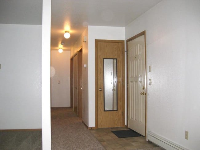 Building Photo - 206 N Gill St