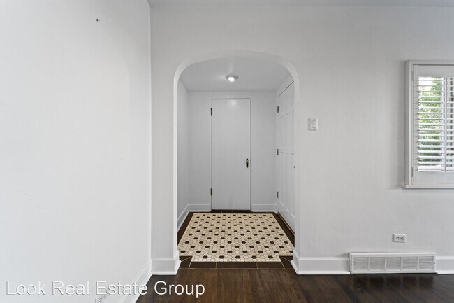 Building Photo - 2 br, 1.5 bath House - 101 Marion St