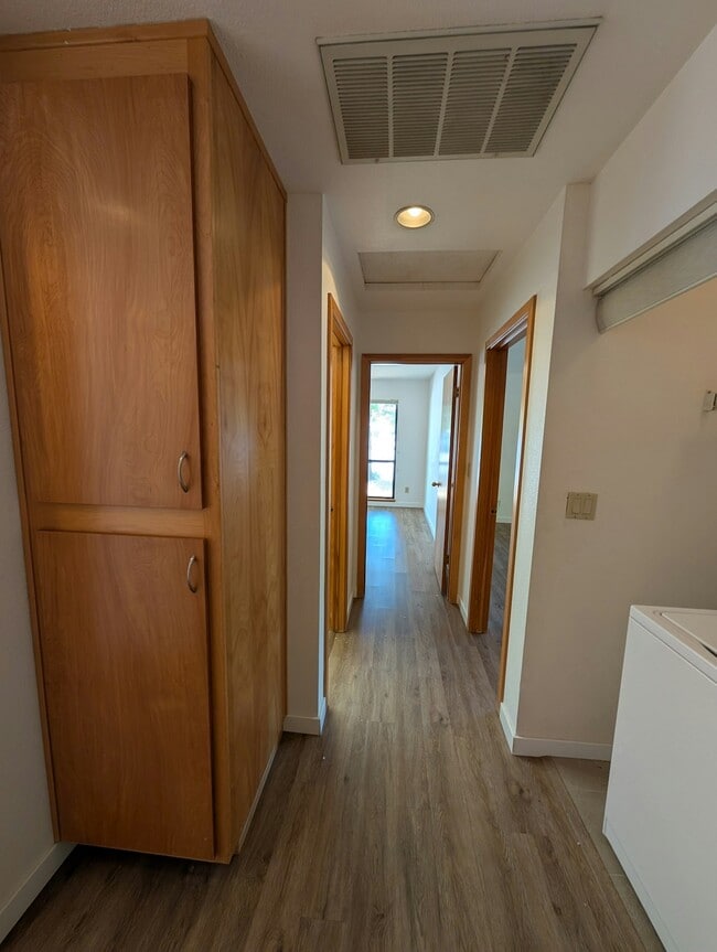 Building Photo - 1285 Antelope Ave