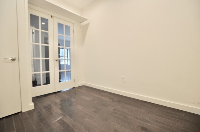 Building Photo - 383 1st Ave