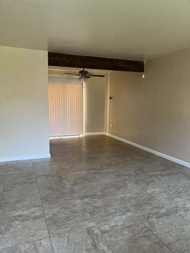 6012 Auburn St Unit 6012B, Bakersfield, CA 93306 Room for Rent in