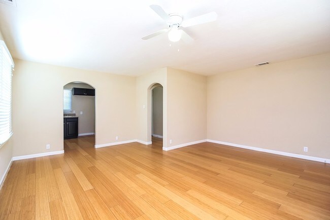 Foto del edificio - 12148 Adams St