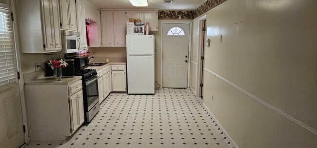 Foto del edificio - 4365 Sunshine Dr