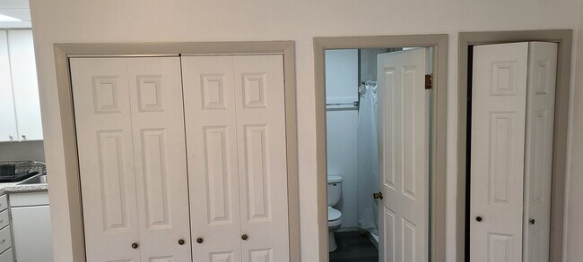 Foto del edificio - 327 S Central Ave