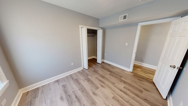 Building Photo - 5861 Cedar Ave