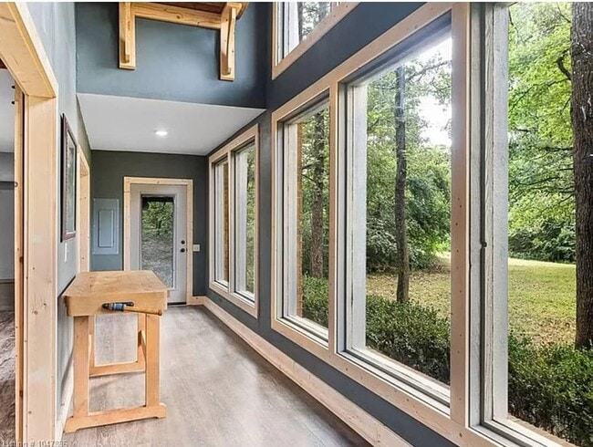 Foto del edificio - 4 bedroom house, Van Buren