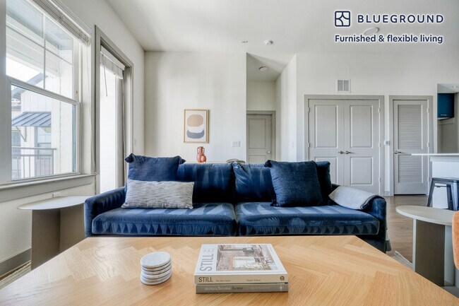 Foto del edificio - 2001 Ed Bluestein Blvd