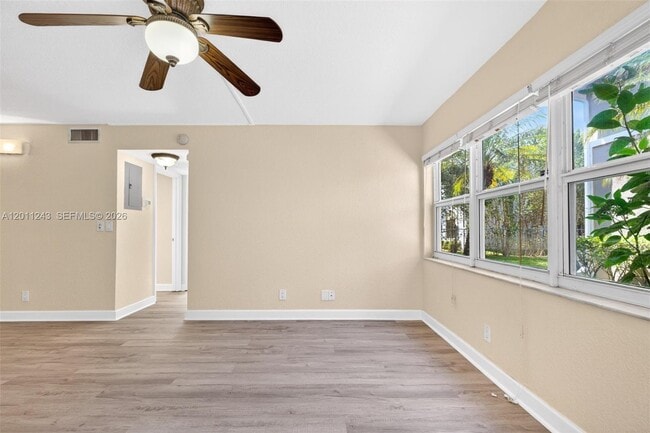 Foto del edificio - 1028 Twin Lakes Dr