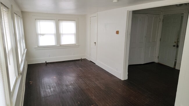 Building Photo - 824 16th St