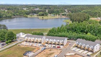 Building Photo - 101 Holt Ln