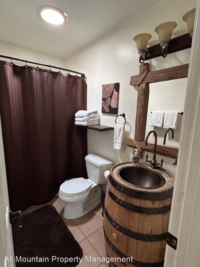 Building Photo - 3 br, 2 bath House - 43098 Moonridge Rd