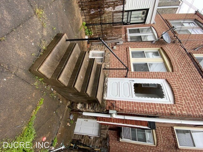 Building Photo - 3 br, 1 bath House - 230 Grange Avenue