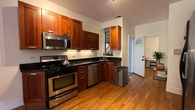 Foto del edificio - 1352 W Bryn Mawr Ave