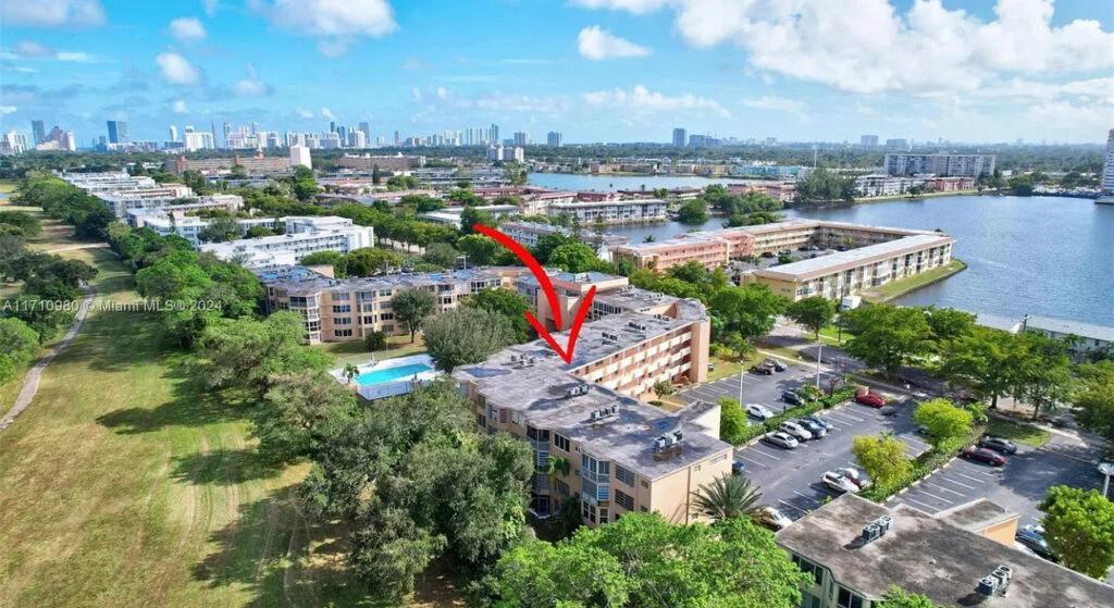 Photo - 1301 NE 191st St (Miami, FL)