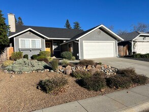 Building Photo - 253 Pinyon Hills Dr
