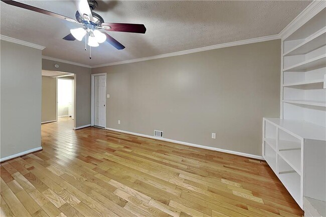 Foto del edificio - 350 Ivy Mill Ct