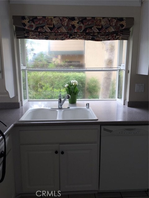 Foto del edificio - 22276 Summit Hill Dr