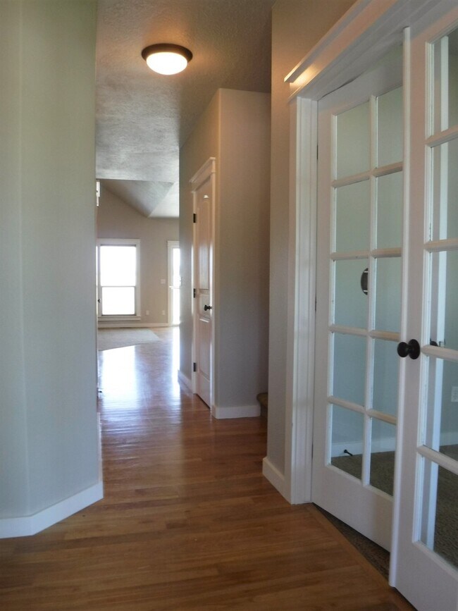 Foto del edificio - Beautiful 3 bed 2.5 bath home in the Cobblefield Crossing Subdivision in Meridian.