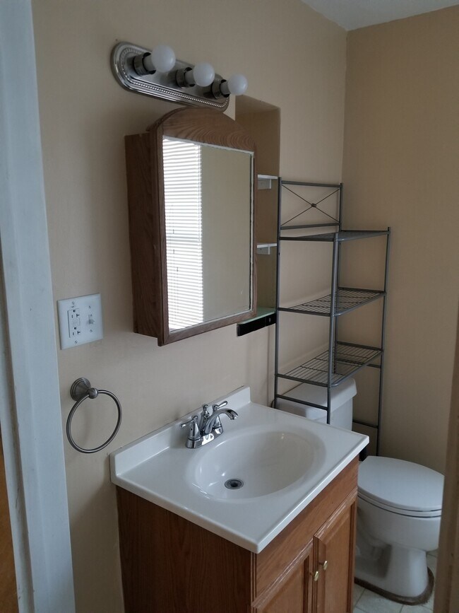 Foto del edificio - 2379 Lumber Ave