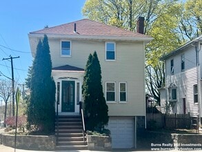 Building Photo - 616 Adams St
