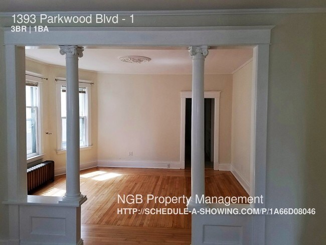 Building Photo - 1393 Parkwood Blvd