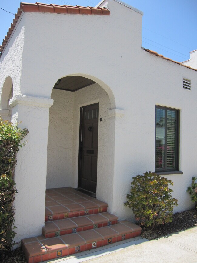 Building Photo - 8951 Hubbard St.