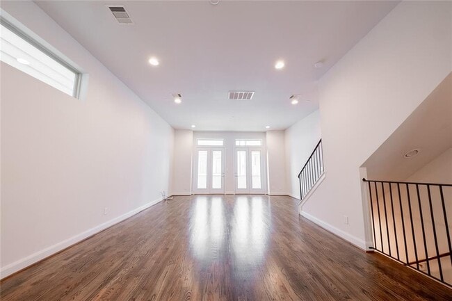 Building Photo - 1265B Bonner St
