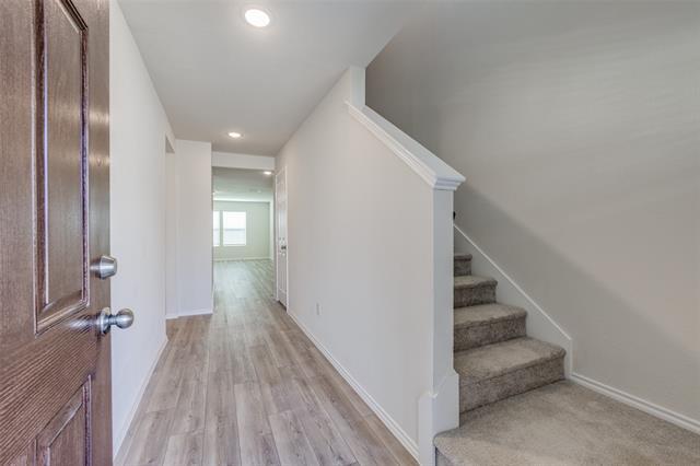 Building Photo - 877 Table Rock St