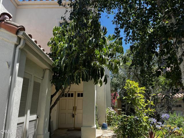 Building Photo - 950 C. Amable