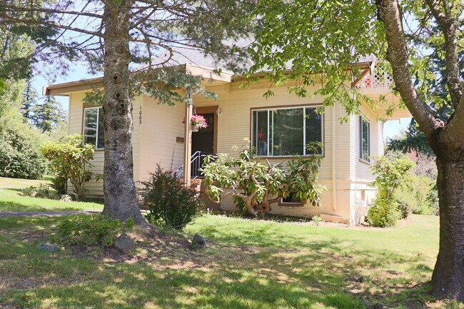 Foto del edificio - Exquisite 3 Bed, 1.75 Bath Home in Old Fai...