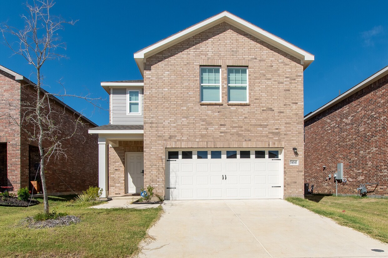 Primary Photo - 14141 Emeric St