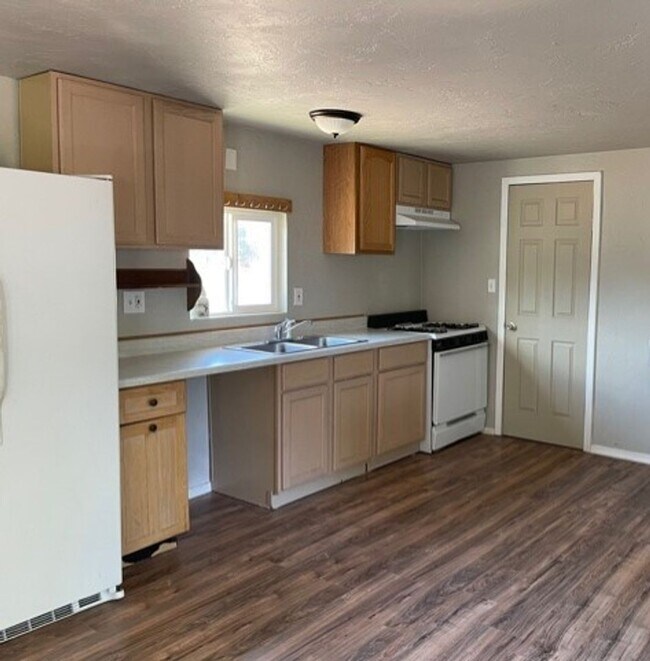 Foto del edificio - 2 Bedroom In Bridgeport on .36 of an acre-...