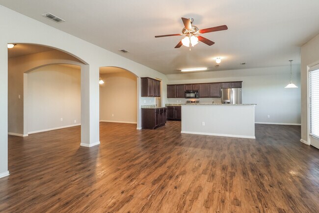 Foto del edificio - 300 Windmill Ct
