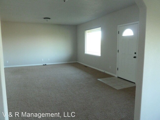 Building Photo - 3 br, 2 bath House - 9531 70th Pl