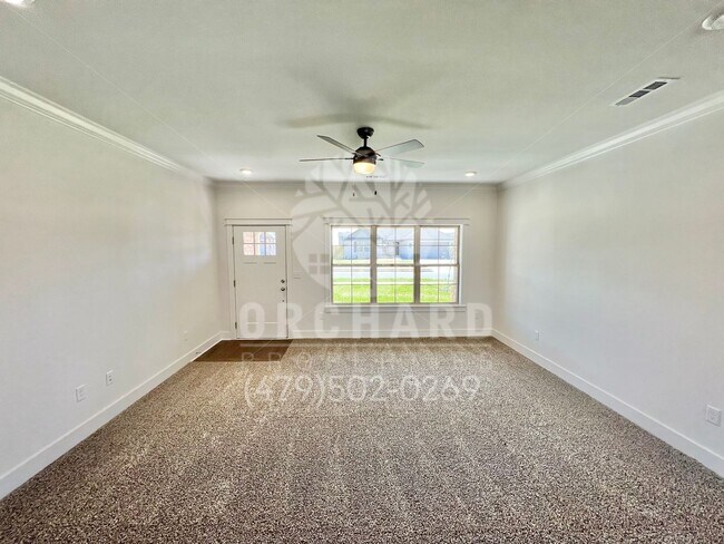 Building Photo - Siloam Springs- Single-Family Home- Open-C...