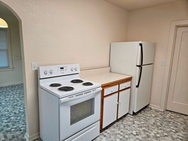 Foto del edificio - 2Bd/1Ba Single Story House - Available to View!