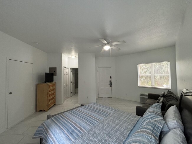 Building Photo - 9878 Perfect Dr