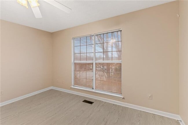 Building Photo - Condo for Rent in Auburn