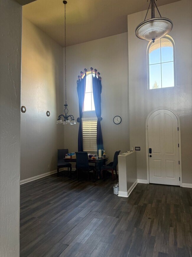 Building Photo - 1327 E Via Marbella Dr