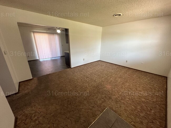 Foto del edificio - $850 - 2 bed 1 bath - Duplex