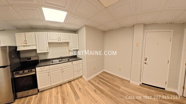 Building Photo - 35 Main St