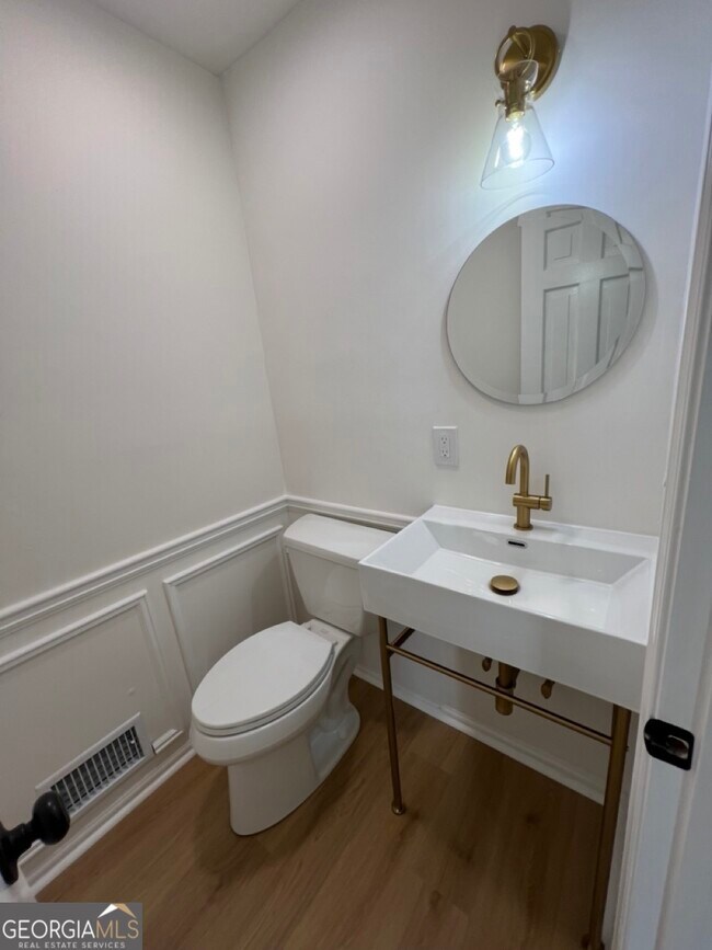 Foto del edificio - 2907 Clearbrook Dr