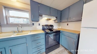 Building Photo - 513 Main St