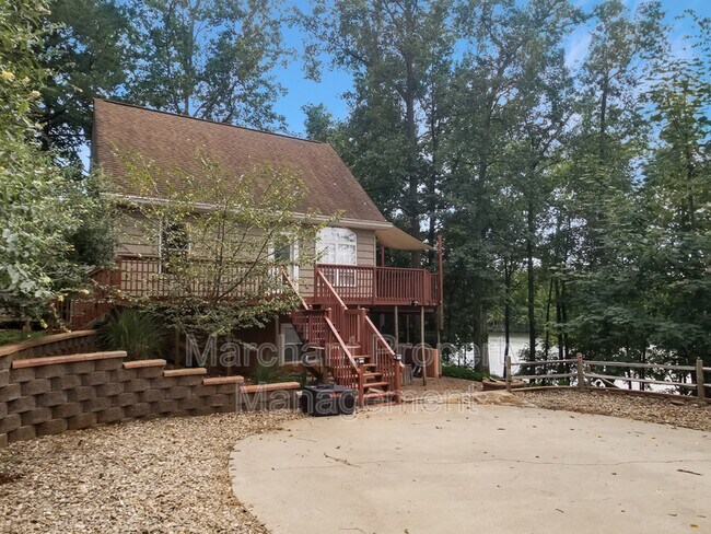 Building Photo - 1315 Lake Cunningham Rd