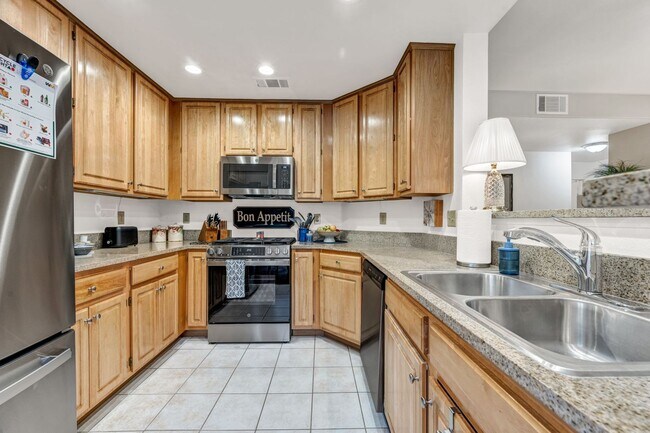 Foto del edificio - Resort Living at Tanamera – Fully Furnished Executive Condo with Garage