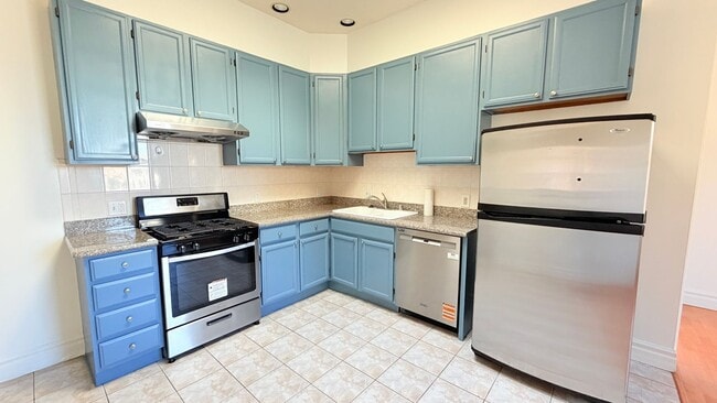 Building Photo - 932-934 Central Ave