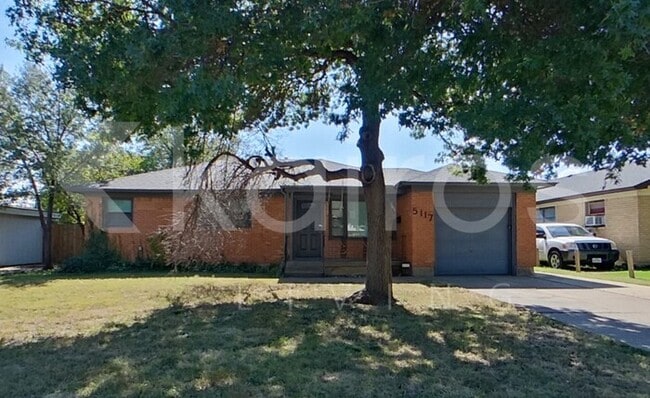 Building Photo - 5117 SW 16th Ave