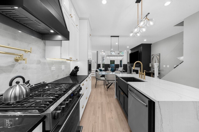 Photo - 355 W Superior St Townhome